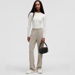 Lululemon Crossbody Bag 2 L with top handle